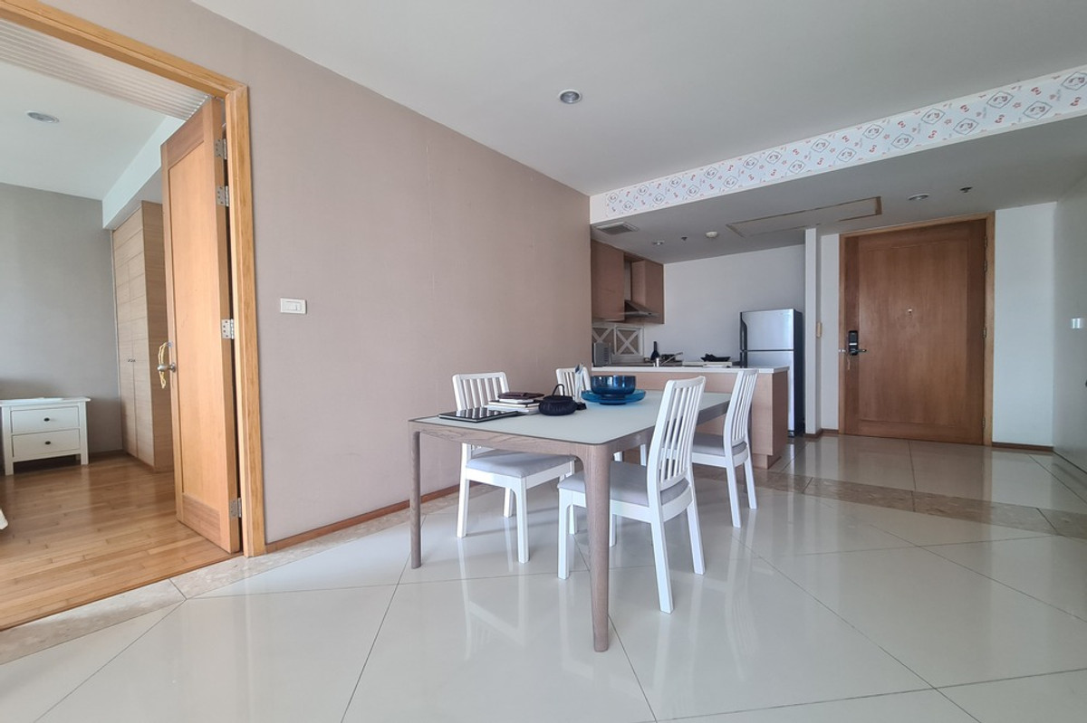 ขายคอนโดสาทร นราธิวาส : 🔥 สำหรับขาย !! ห้องอยู่ทิศเหนือ, วิวสวย !! 🔥 Code C20230600847..........The Empire Place, 1 ห้องนอน, 1 ห้องน้ำ, ชั้นสูง 27++, แต่งครบ, ราคาพิเศษ!!📣📣