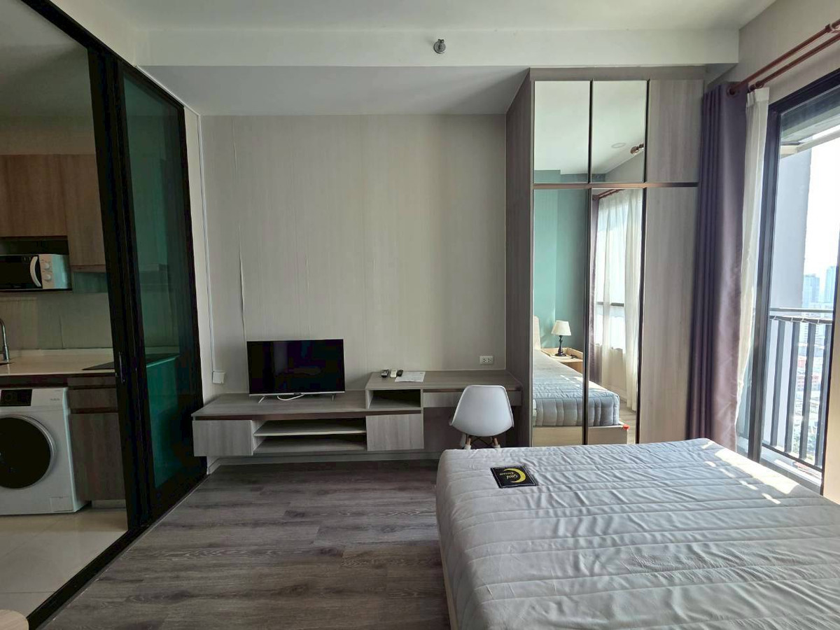 For RentCondoRamkhamhaeng, Hua Mak : PFD-07918 For rent Knightsbridge Collage Ramkhamhaeng near MRT Hua Mak, beautiful room 23 sq m., 24th floor.