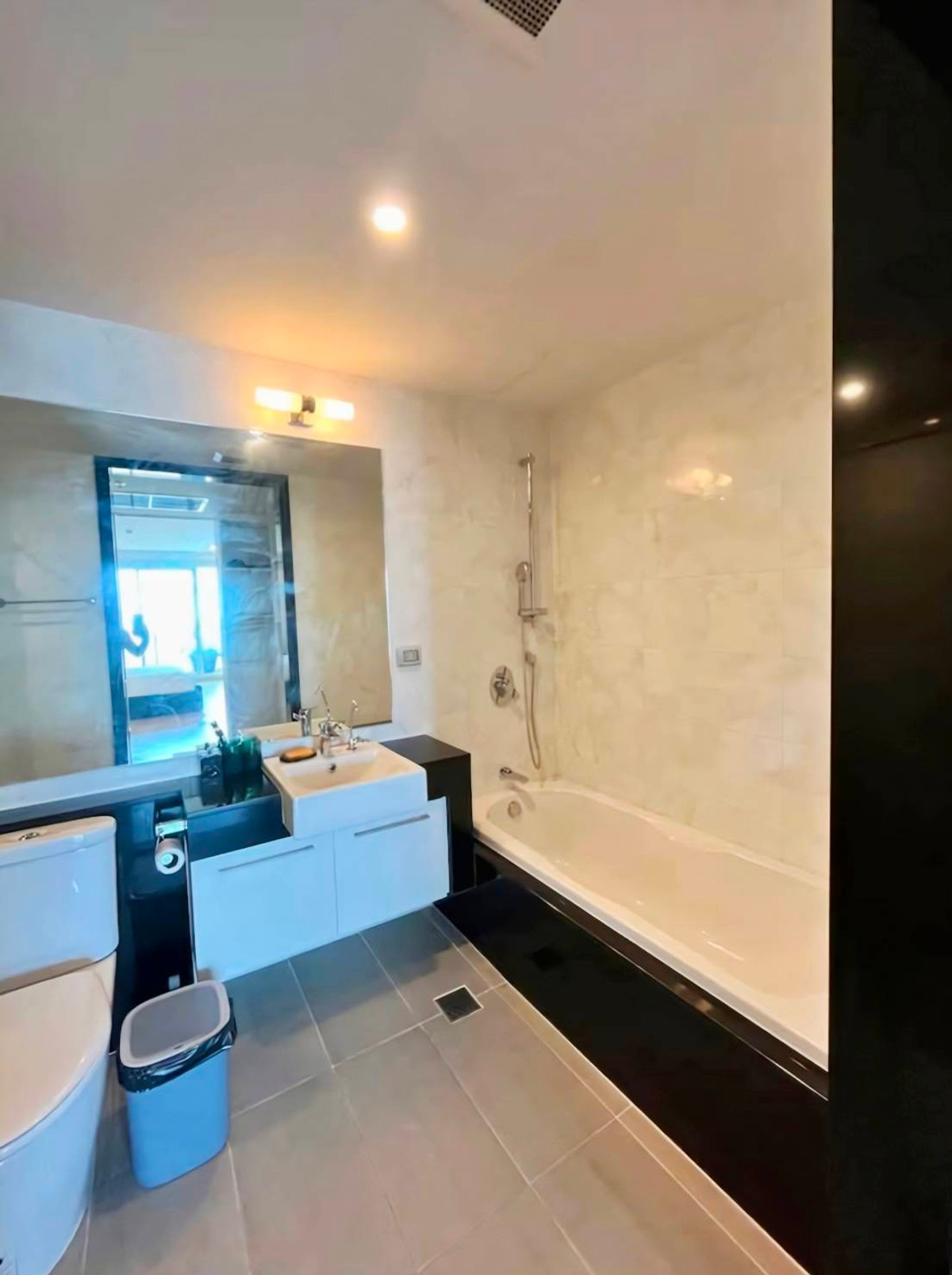 For RentCondoRama3 (Riverside),Satupadit : Condo for rent, Supalai Riva Grande Rama 3, luxury room next to the river, 294 sq m, parking 130%.