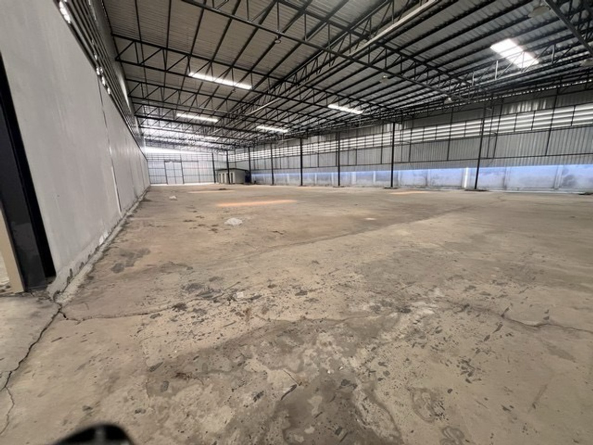 For RentWarehouseSamut Prakan,Samrong : Warehouse for rent, 5,200 square meters @ Bang Phli, Bang Pla, Bang Bo, Samut Prakan Province, suitable for stocking products and all types of light industry.