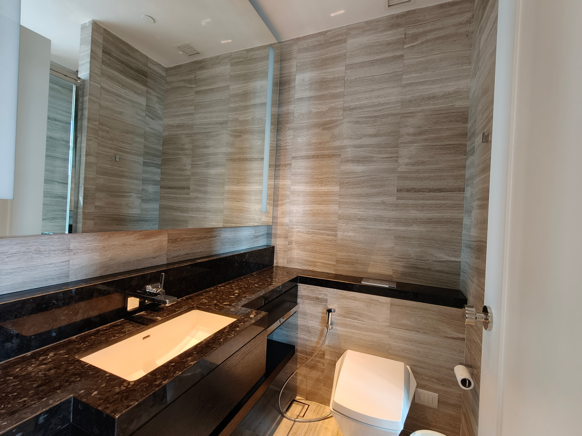 ให้เช่าคอนโดสาทร นราธิวาส : Branded Residence สุดหรูริมน้ำ Four Seasons - ยูนิตสไตล์ Oriental พร้อมวิวแม่น้ำ paranoma