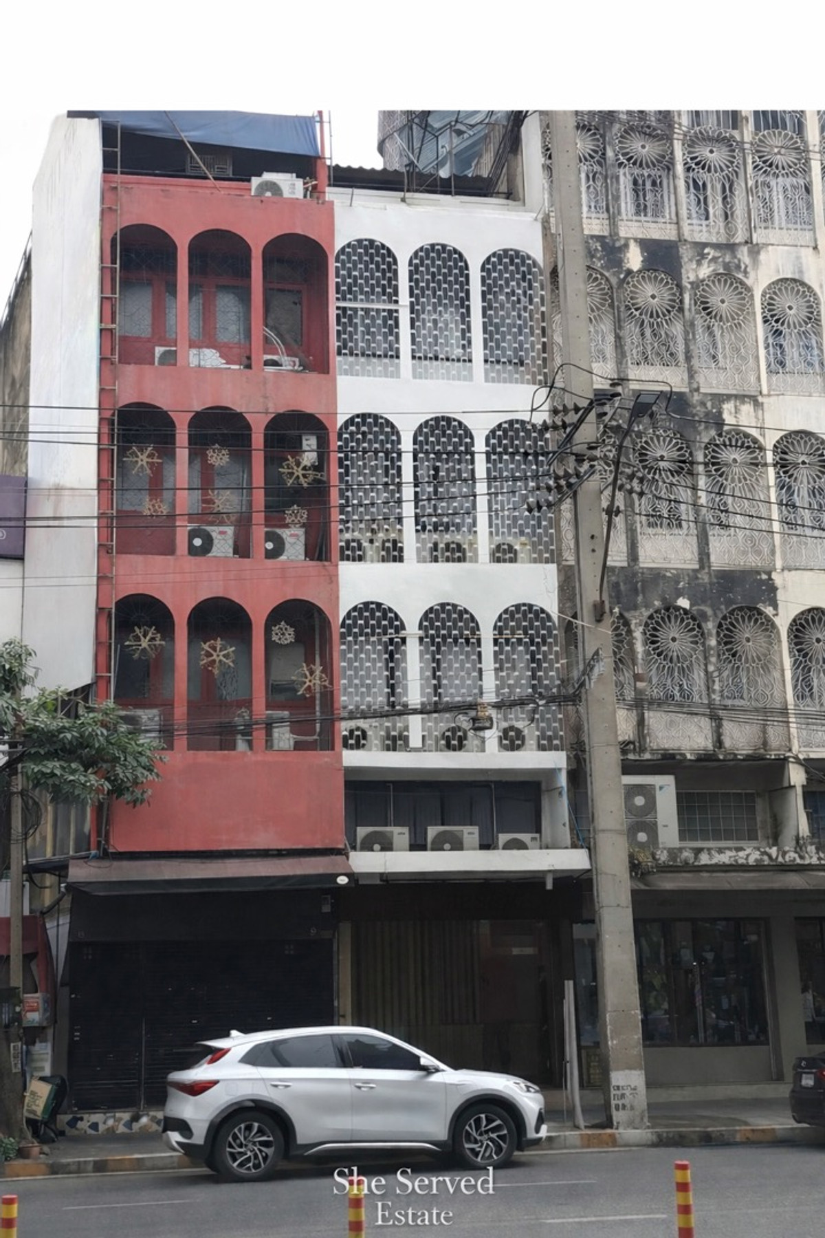 For SaleShop HouseSukhumvit, Asoke, Thonglor : ◈ Thonglor Road Commercial Building ◈100 meters from BTS Thonglor • Recently renovated last year