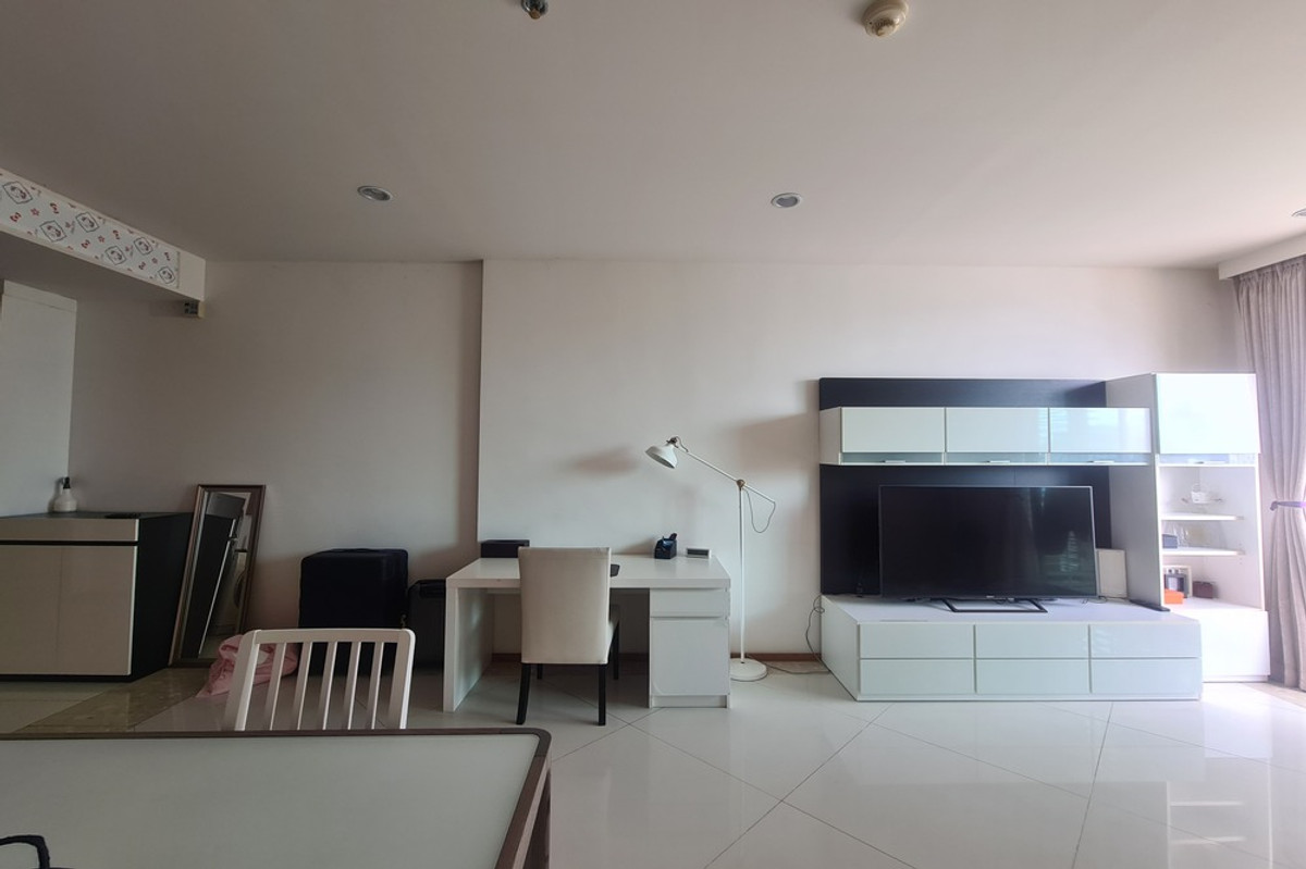 ขายคอนโดสาทร นราธิวาส : 🔥 สำหรับขาย !! ห้องอยู่ทิศเหนือ, วิวสวย !! 🔥 Code C20230600847..........The Empire Place, 1 ห้องนอน, 1 ห้องน้ำ, ชั้นสูง 27++, แต่งครบ, ราคาพิเศษ!!📣📣