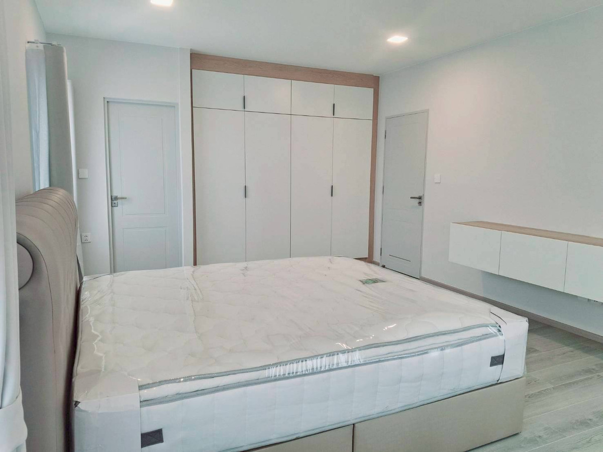 For RentHouseBangna, Bearing, Lasalle : Luxury 3 bedroom house, Chaiyapruek Bangna Km.15 project, Please Contact : 0828944624