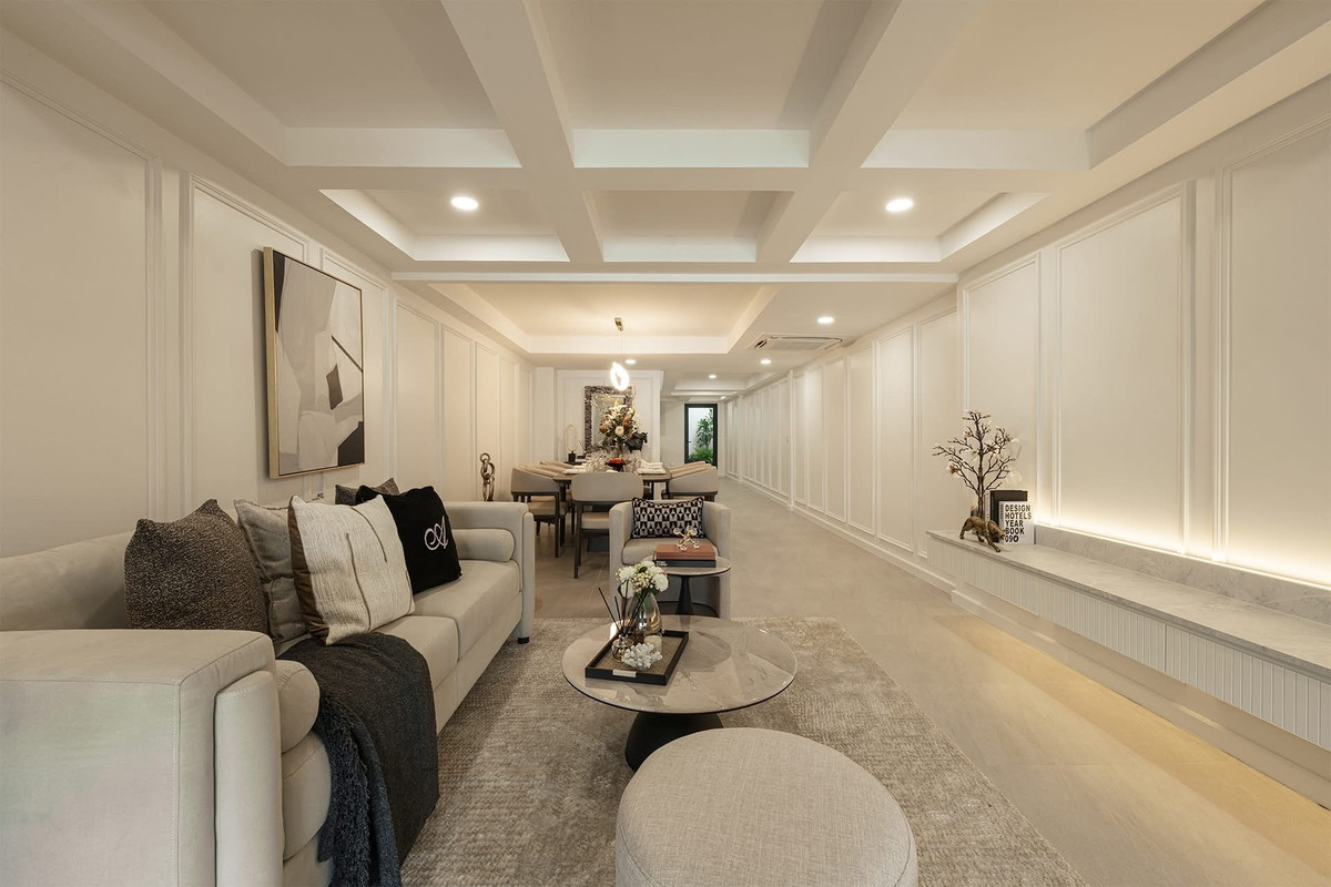 For SaleHouseSukhumvit, Asoke, Thonglor : Khlong Tan Niwet Village l Modern French Classic Home in the heart of Sukhumvit 77