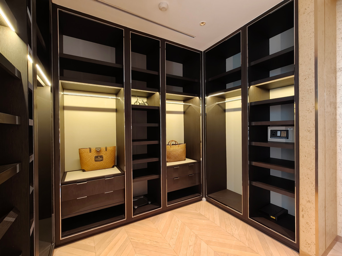 ให้เช่าคอนโดสาทร นราธิวาส : Branded Residence สุดหรูริมน้ำ Four Seasons - ยูนิตสไตล์ Oriental พร้อมวิวแม่น้ำ paranoma