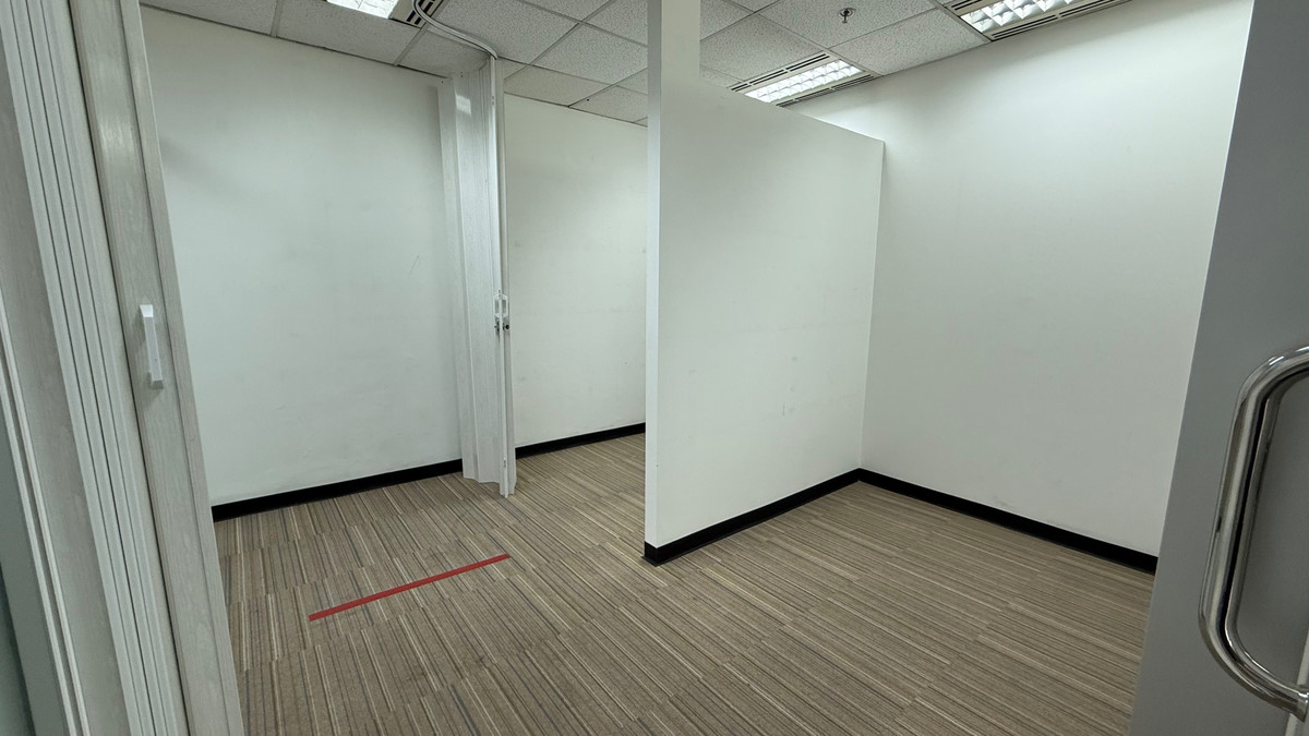 ให้เช่าสำนักงานสีลม ศาลาแดง บางรัก : ออฟฟิศให้เช่า I Modern office building ทำเลสีลม ใกล้รถไฟฟ้า