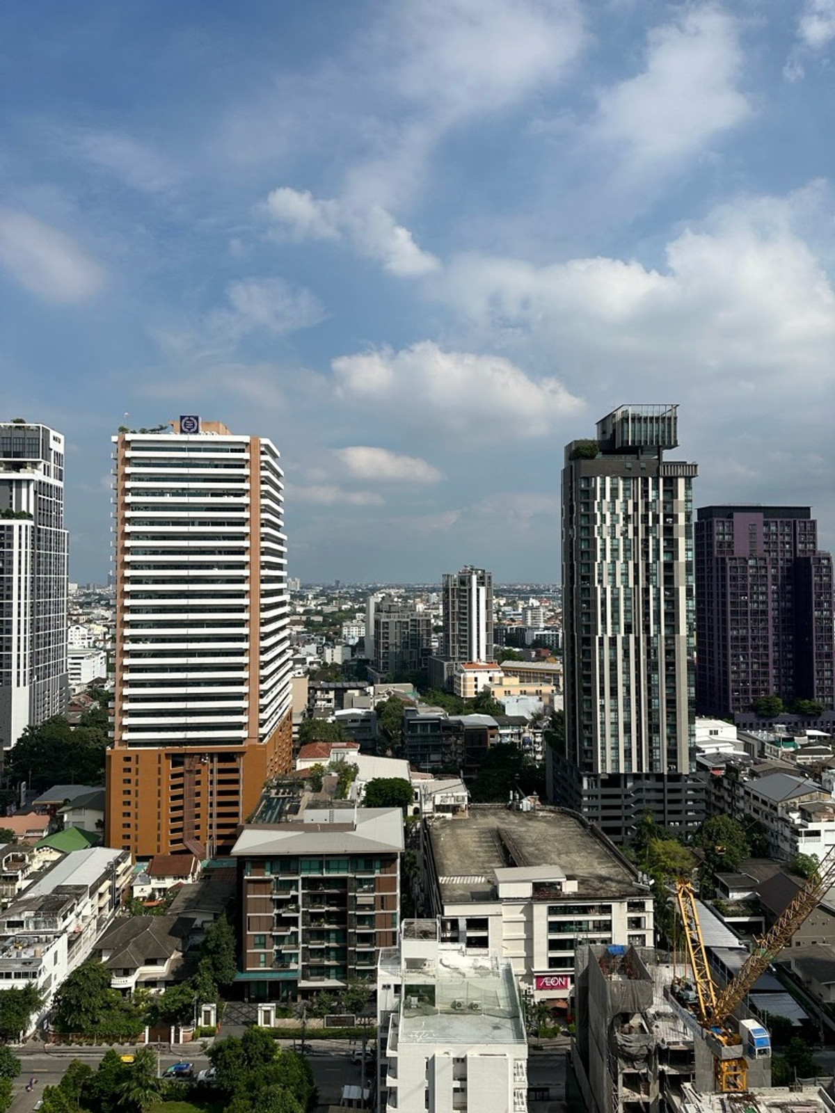 ขายดาวน์คอนโดสุขุมวิท อโศก ทองหล่อ : ขายขาดทุน 6 ล้าน ห้อง hybrid ใกล้ bts ทองหล่อ