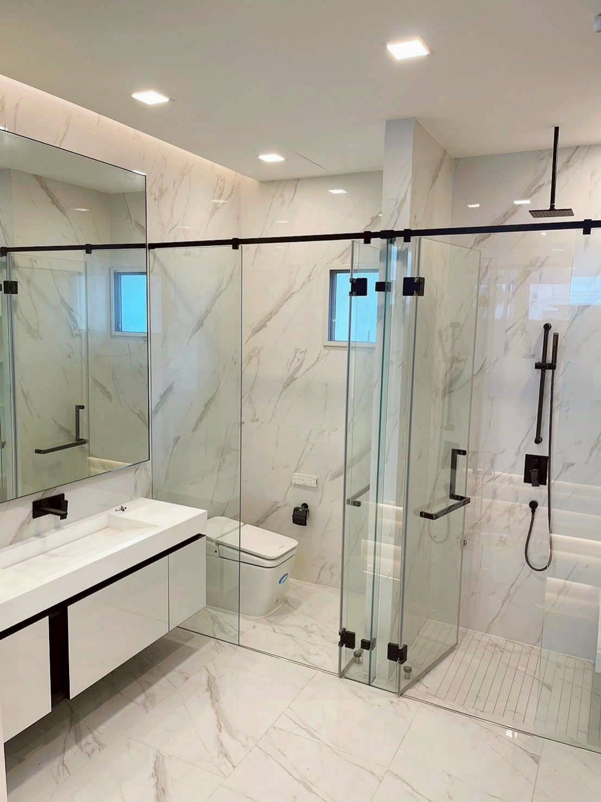 For RentHouseYothinpattana,CDC : VIVE Ekkamai–Ramintra 3-Storey Detached House with Lift for Rent, Fully Furnished Please call: 062-496-6454