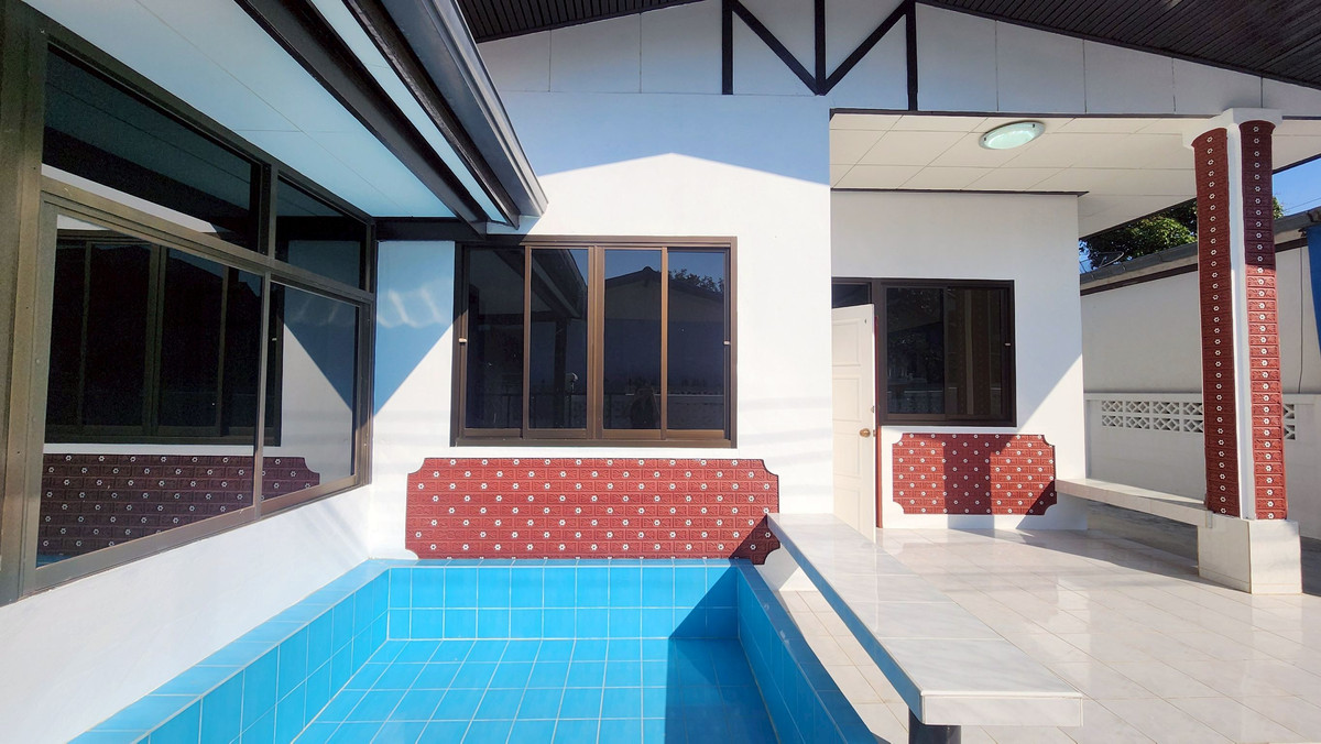 ขายบ้านชะอำ เพชรบุรี : 95639 - ขายบ้านชั้นเดียวหลังมุมเพิ่งรีโนเวทใหม่ อำเภอเมืองเพชรบุรี