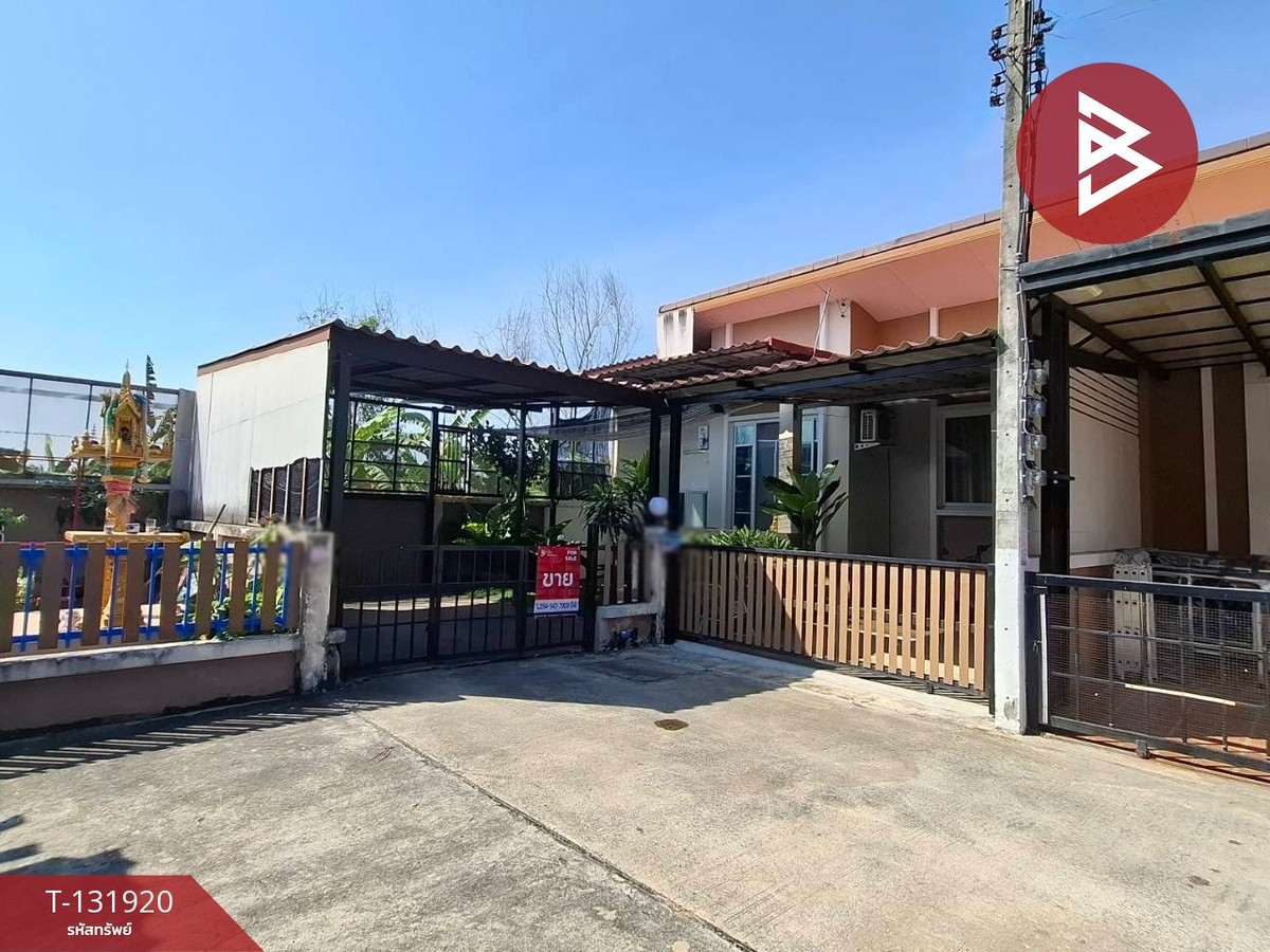 For SalePathum Thani,Rangsit, Thammasat : Semi-detached house for sale, Pinruthai Village, Rangsit-Khlong 7, Nong Suea, Pathum Thani.