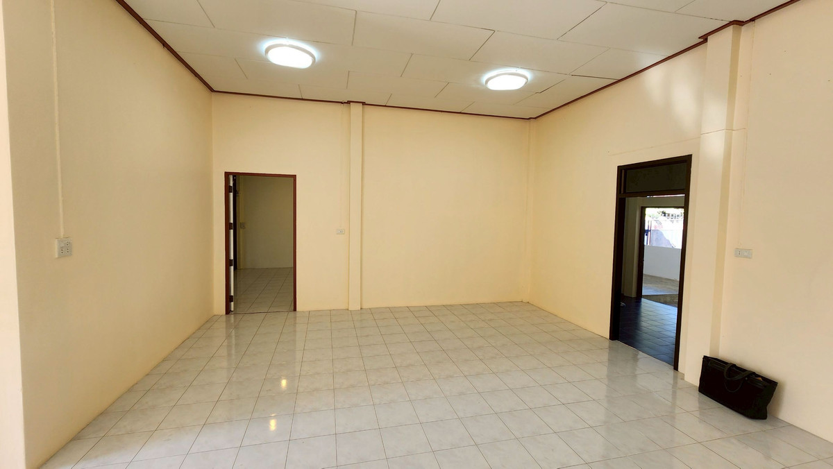 ขายบ้านชะอำ เพชรบุรี : 95639 - ขายบ้านชั้นเดียวหลังมุมเพิ่งรีโนเวทใหม่ อำเภอเมืองเพชรบุรี