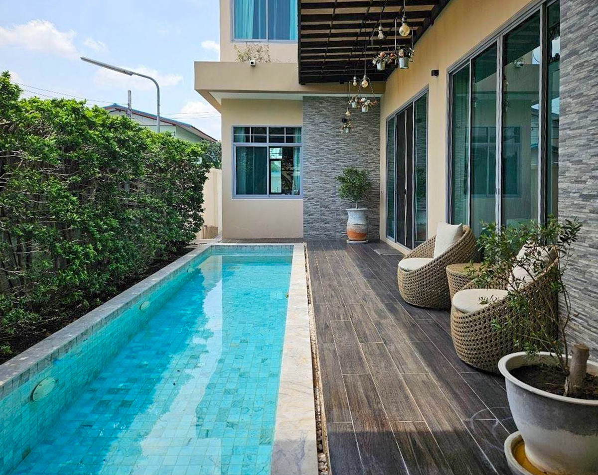 บ้านนนทบุรี บางใหญ่ บางบัวทอง : บ้านหรูขาย / ให้เช่า โซนราชพฤกษ์ | 3 ห้องนอน 4 ห้องน้ำ พื้นที่ใช้สอย 400 ตร.ม.