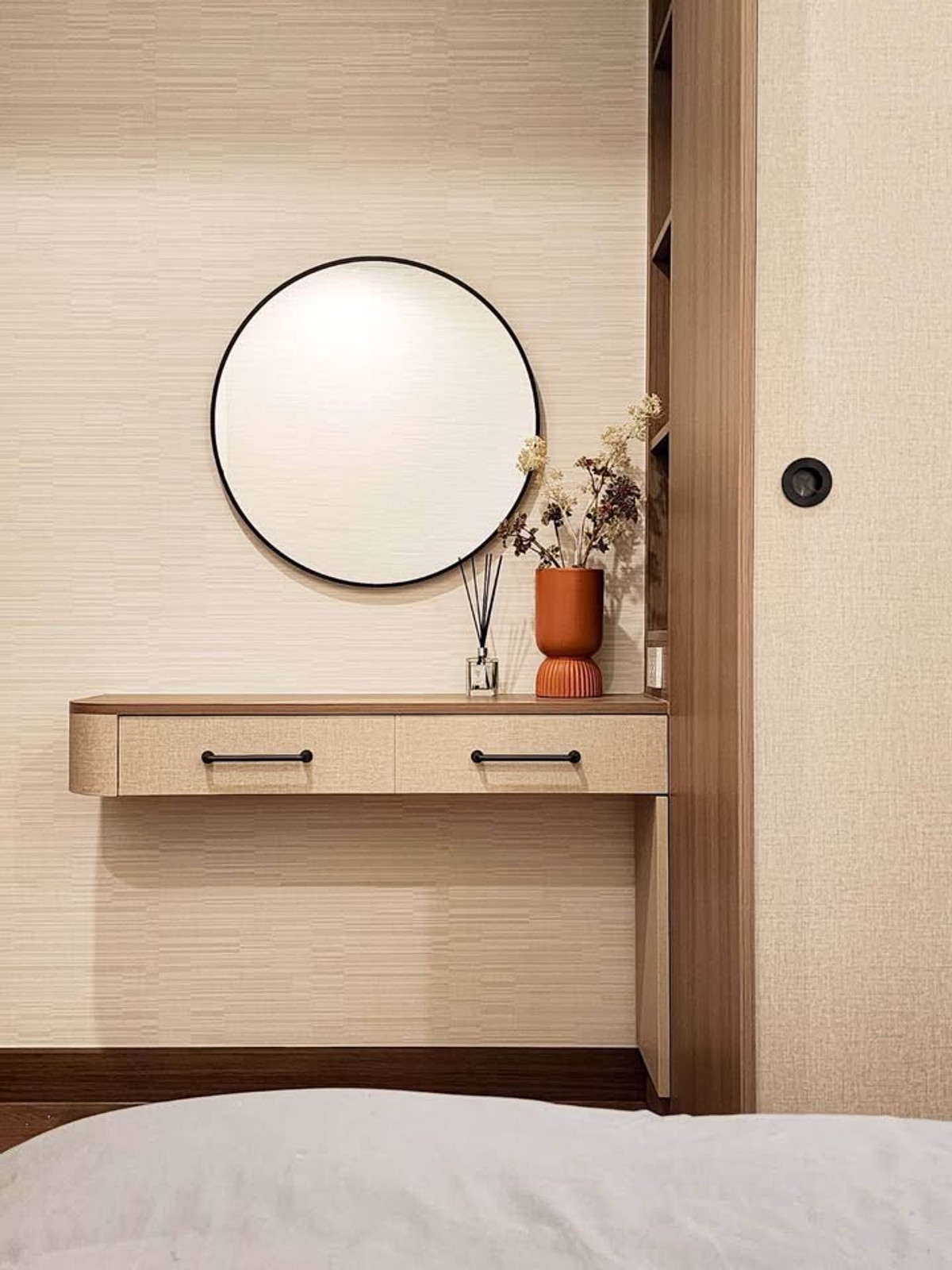 ให้เช่าคอนโดสุขุมวิท อโศก ทองหล่อ : PFD-07917 ให้เช่า Supalai Oriental Sukhumvit 39 ใกล้ MRT เพชรบุรี 2 นอน 79 ตรม. ชั้น 18 แต่งสวย