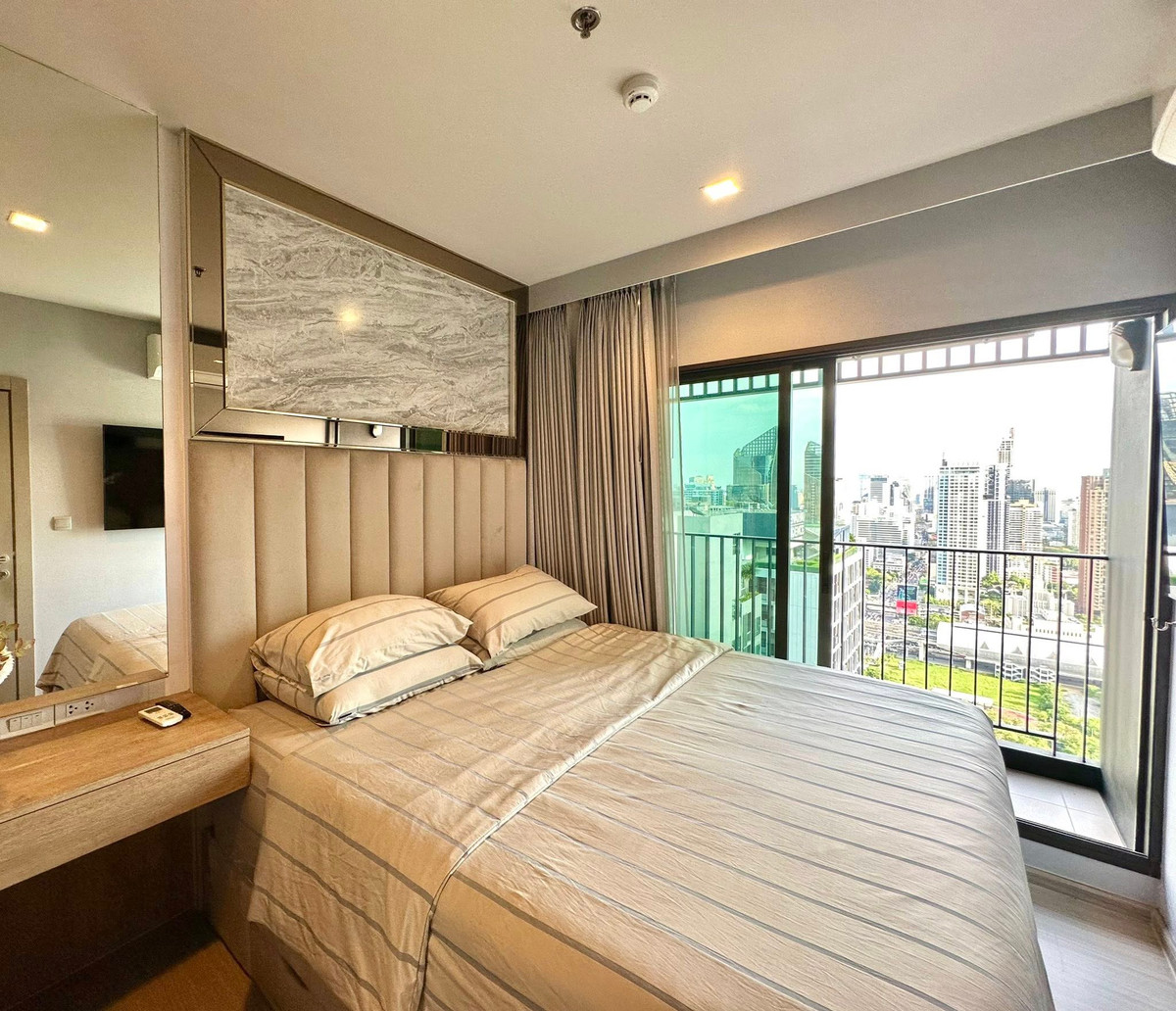 ขายคอนโดพระราม 9 เพชรบุรีตัดใหม่ RCA : Life Asoke - Rama 9 / 1 Bed plus (FOR SALE), ไลฟ์ อโศก พระราม 9 / 1 ห้องนอนใหญ่ (ขาย) TARN229 