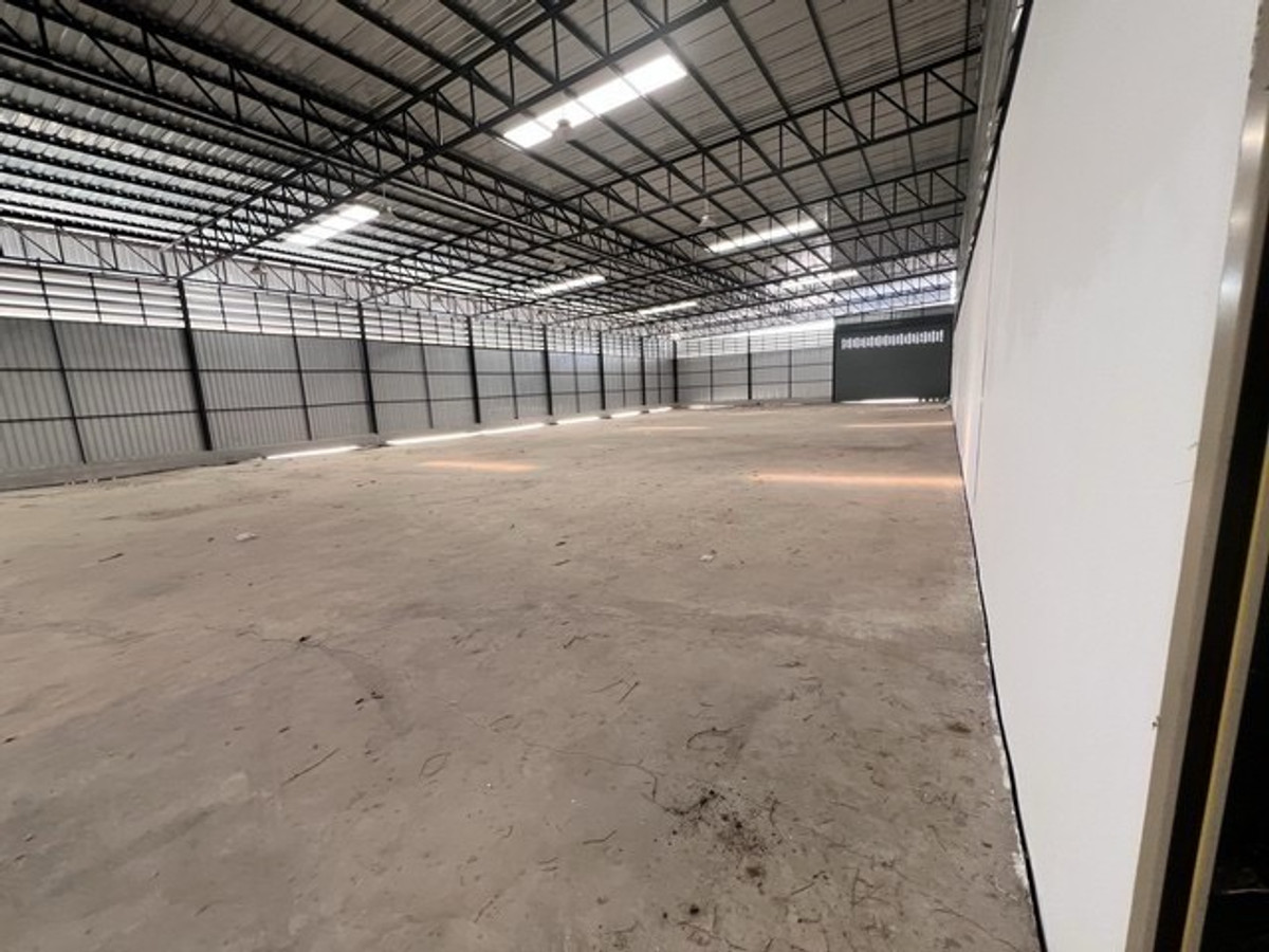 For RentWarehouseSamut Prakan,Samrong : Warehouse for rent, 5,200 square meters @ Bang Phli, Bang Pla, Bang Bo, Samut Prakan Province, suitable for stocking products and all types of light industry.