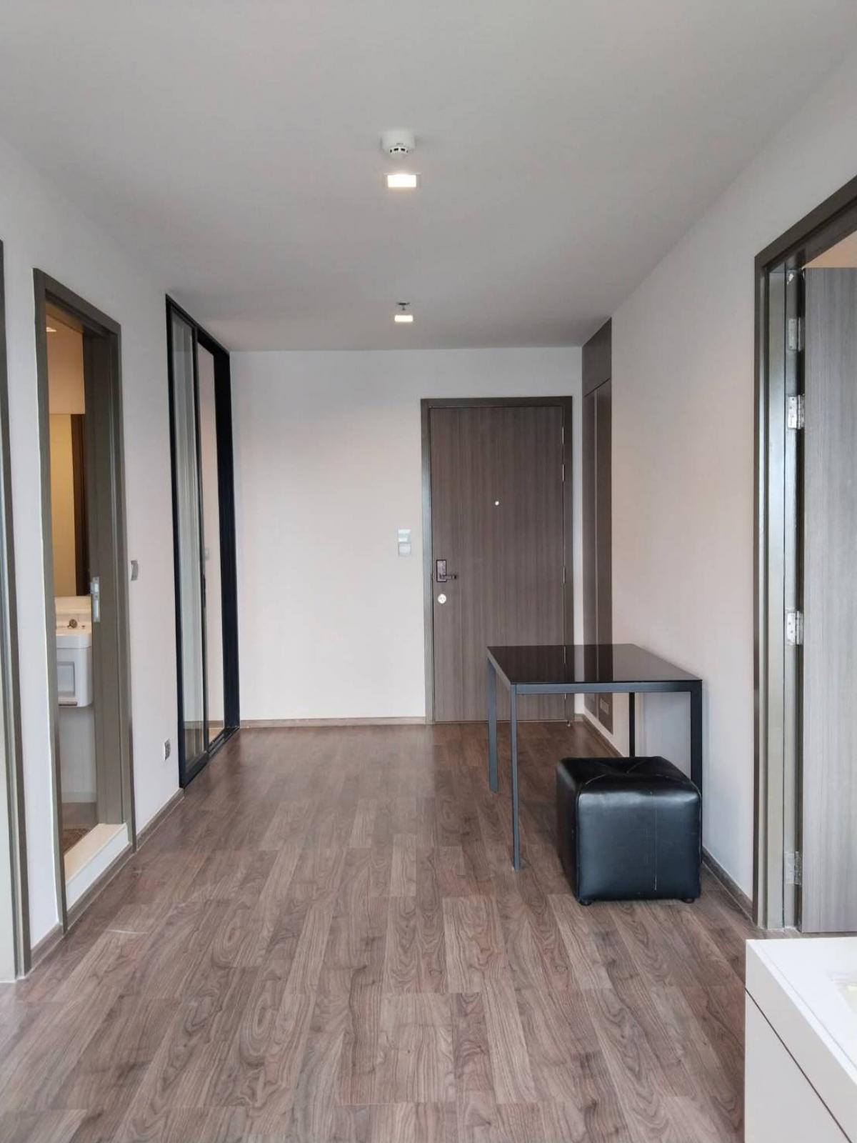 For RentCondoLadprao, Central Ladprao : Urgent sale! Life Ladprao Valley 2 bedrooms 32,000 baht/month. Near BTS/MRTGood life close to shopping malls, easy shopping, convenient transportation, with complete amenities!