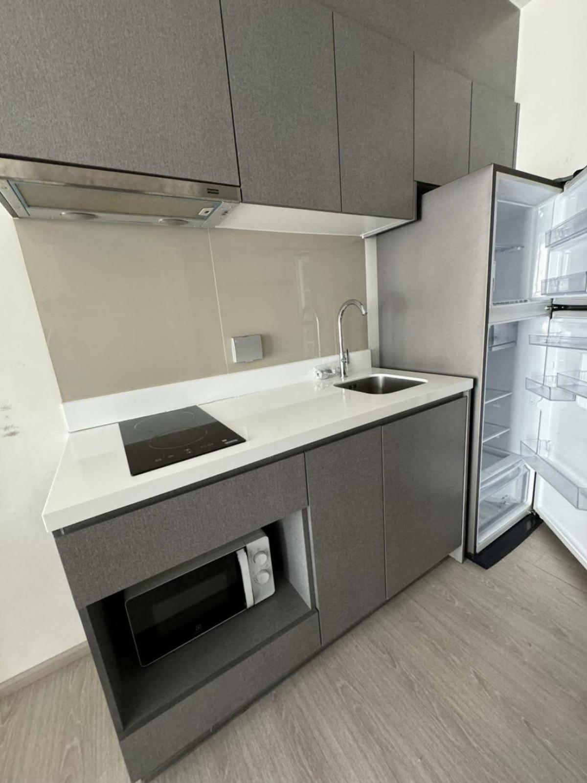 For SaleCondoRama9, Petchburi, RCA : RHYTHM Asoke 2 condo with beautiful views, near BTS Rama 9Price only 3.9 million, with complete facilities!