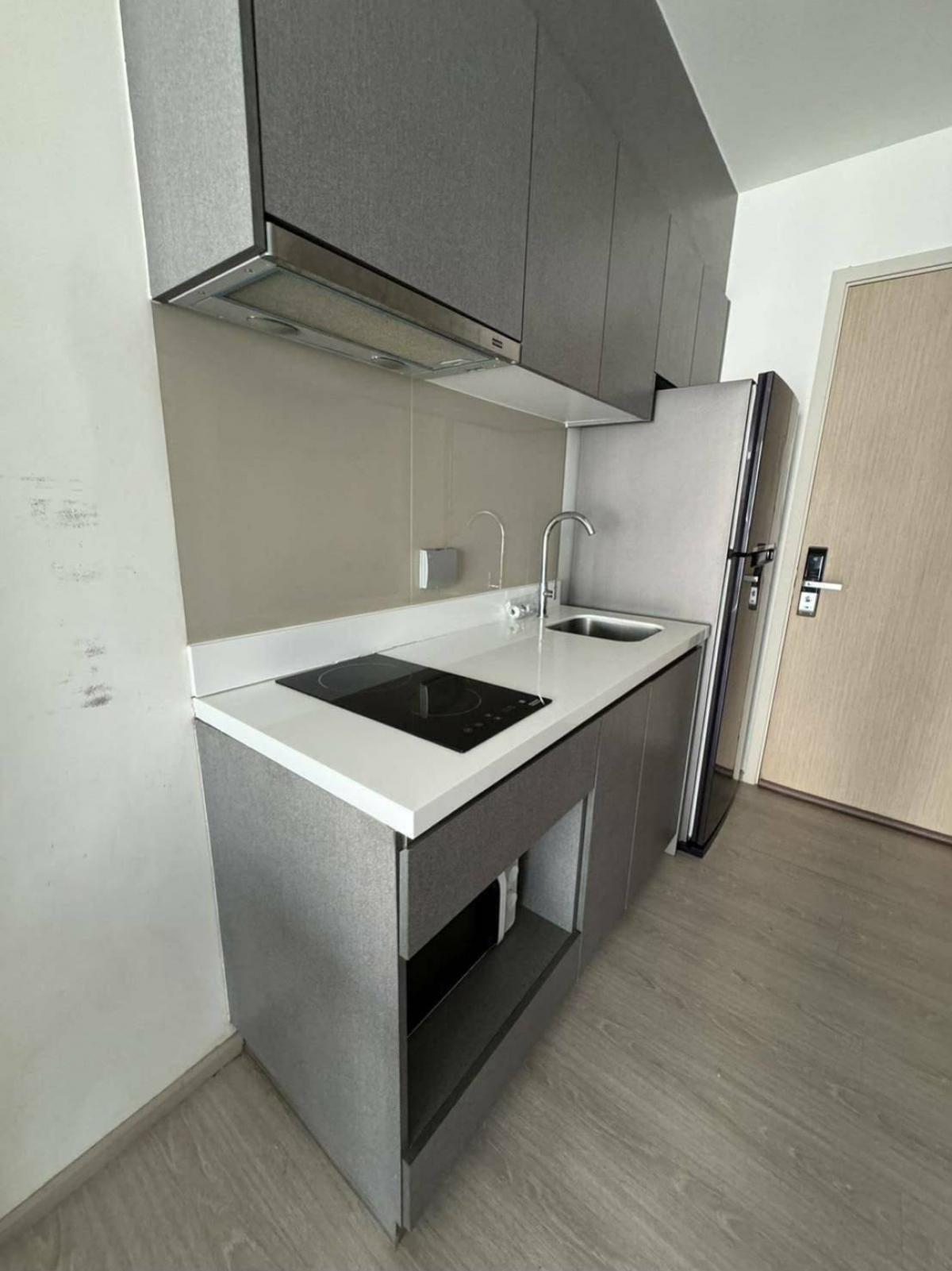 For SaleCondoRama9, Petchburi, RCA : RHYTHM Asoke 2 condo with beautiful views, near BTS Rama 9Price only 3.9 million, with complete facilities!