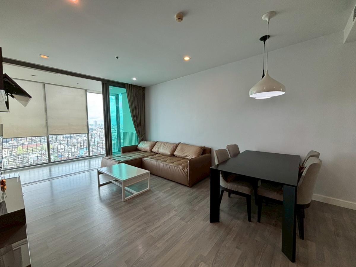 For SaleCondoWongwianyai, Charoennakor : Register today! Luxury condo The Room BTS Wongwianyai 2 bedrooms with complete amenities at a price of 11.95 million!
