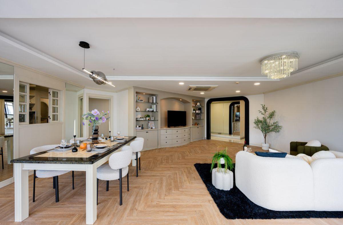 For SaleCondoSukhumvit, Asoke, Thonglor : Awesome 3-bedroom condo in the heart of ThonglorLuxurious, beautiful view, spacious area of 212.5 sq.m. for only 25 million!