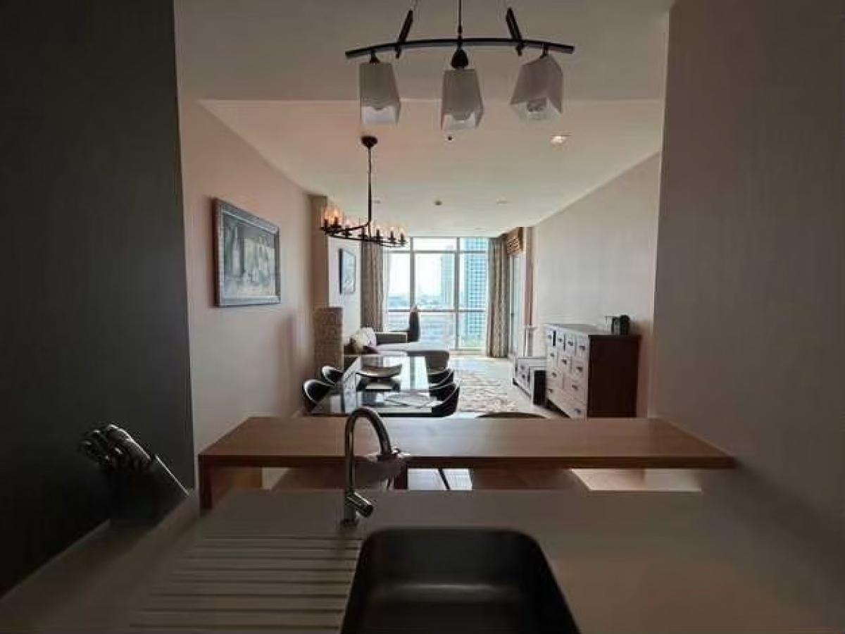 For SaleCondoWongwianyai, Charoennakor : Luxury life by the river! The River 1 bedroom 9.2 million. Close to BTS Krung Thon BuriEnjoy a view of the 50 m swimming pool with complete amenities!