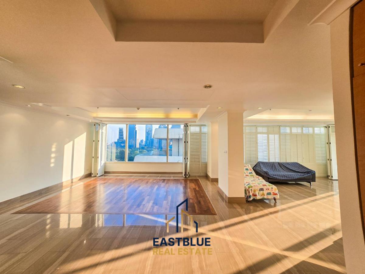 For SaleCondoWitthayu, Chidlom, Langsuan, Ploenchit : Luxury in a prime location! 3-bedroom condo on BTS Ratchadamriwith a spacious area of 266 sq.m. for only 73 million!