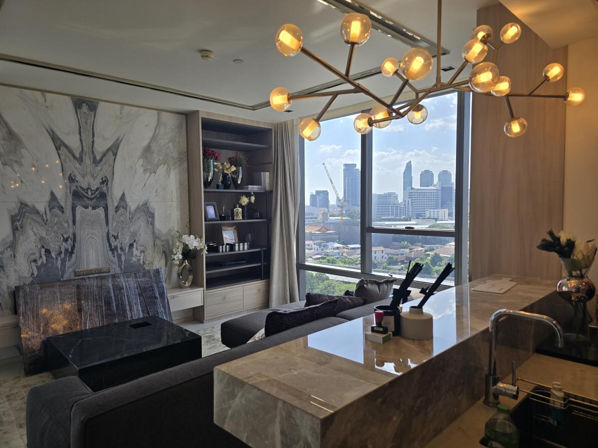 For SaleCondoSathorn, Narathiwat : Luxury in the heart of Sathorn 2 bedrooms 116 sq.m. Near BTS SurasakCondo The Bangkok Sathorn for only 32 million! With complete amenities