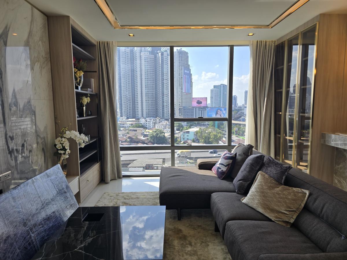 For SaleCondoSathorn, Narathiwat : Luxury in the heart of Sathorn 2 bedrooms 116 sq.m. Near BTS SurasakCondo The Bangkok Sathorn for only 32 million! With complete amenities