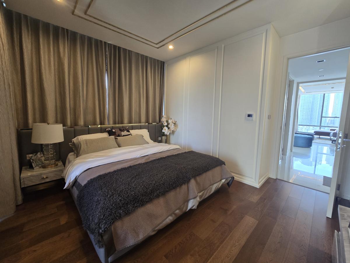 For SaleCondoSathorn, Narathiwat : Luxury in the heart of Sathorn 2 bedrooms 116 sq.m. Near BTS SurasakCondo The Bangkok Sathorn for only 32 million! With complete amenities