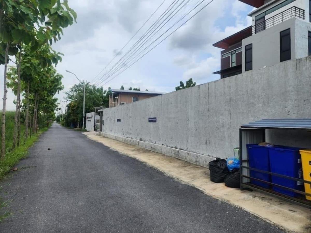 ขายสำนักงานลาดพร้าว เซ็นทรัลลาดพร้าว : 06/02/2026, บ้านและโฮมออฟฟิศ 2 ห้องนอน บนที่ดิน 296 ตร.ว. ทำเลทองใกล้รามอินทรา ขาย 36 ล้าน พร้อมเช่าสร้างรายได้ทันที ห้ามพลาด!