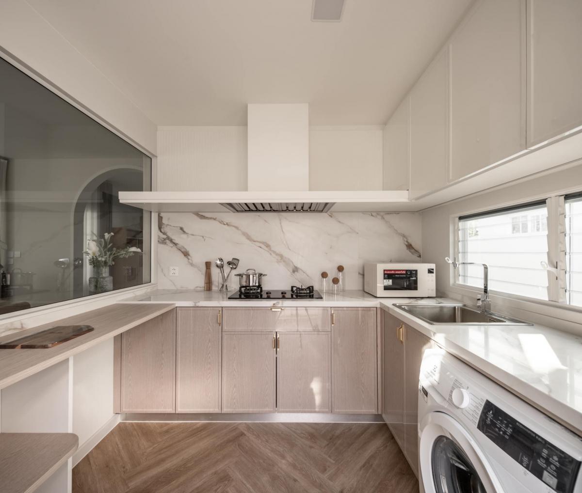 ขายบ้านบางนา แบริ่ง ลาซาล : 28/02/2026, บ้านใหม่ 4 ห้องนอน วิวสวน-เลค ใกล้คลับเฮาส์ 4-Bedroom Corner House with Lake View near Clubhouse เช่า 120,000 บาท/เดือน ขาย 17.9 ล้าน พร้อมเฟอร์นิเจอร์ครบ! Rent 120K THB/month, Sale 17.9M THB Fully Furnished Japandi Style!