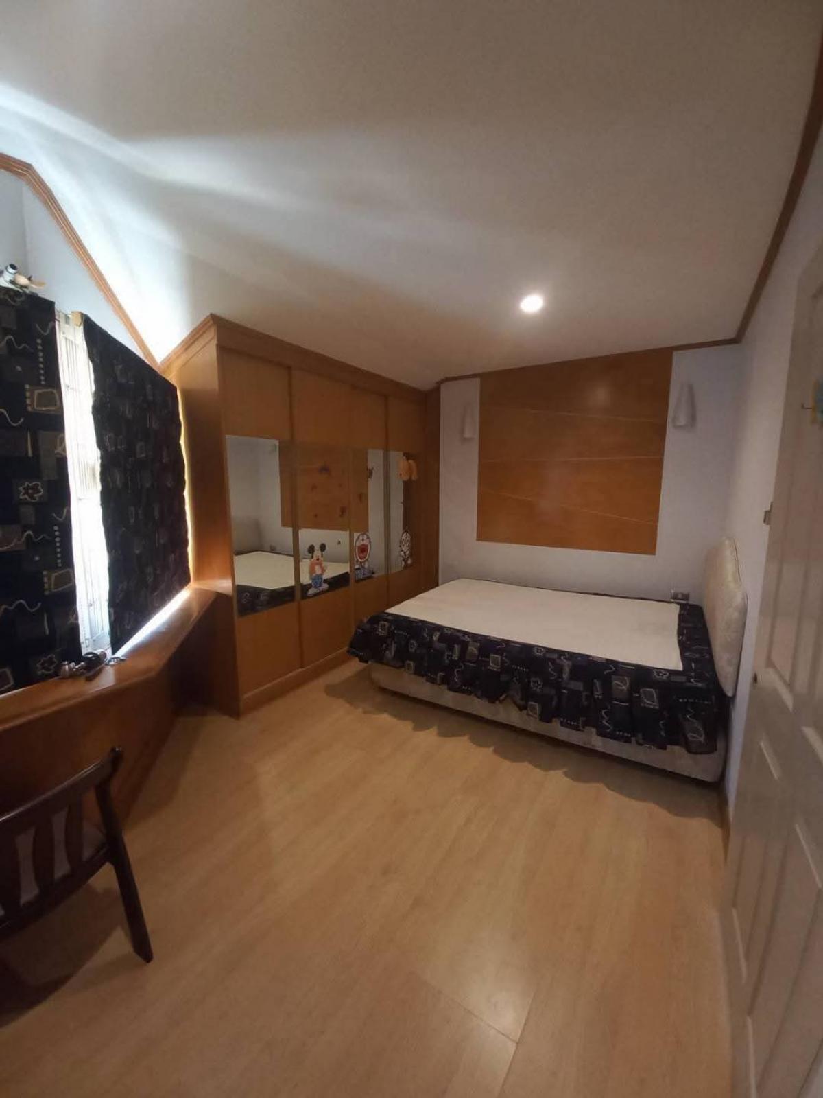 For SaleTownhomePattanakan, Srinakarin : 28/01/2026, Luxury 3 bedroom pool villa with private swimming pool in the heart of Lat Phrao. Wide area of 440 sq m with garden and parking for 4 cars, price only 30 million!