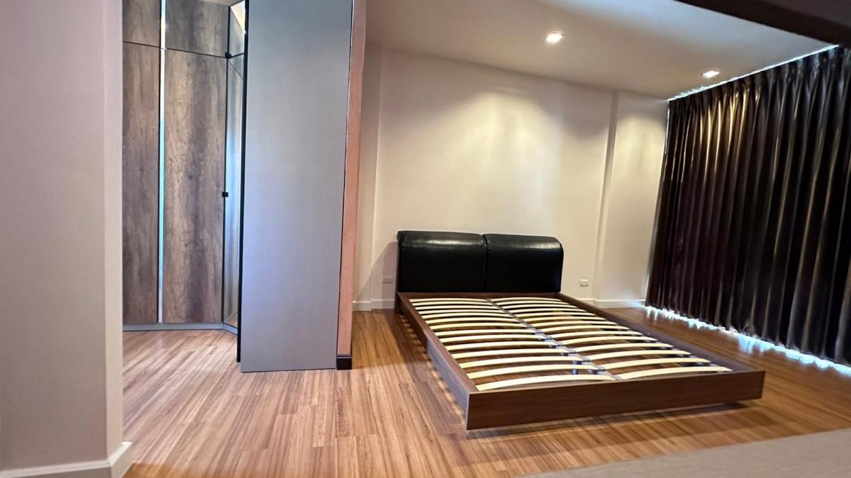 ขายทาวน์โฮมลาดพร้าว เซ็นทรัลลาดพร้าว : 28/02/2026, บ้านเดี่ยว 3 ห้องนอน ทำเลพักผ่อน ใกล้แยกลาดพร้าว พร้อมเข้าอยู่ บนที่ดิน 20 ตร.ว. เริ่มต้น 5.5 ล้านเท่านั้น