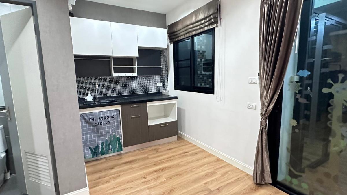 ขายทาวน์โฮมลาดพร้าว เซ็นทรัลลาดพร้าว : 28/02/2026, บ้านเดี่ยว 3 ห้องนอน ทำเลพักผ่อน ใกล้แยกลาดพร้าว พร้อมเข้าอยู่ บนที่ดิน 20 ตร.ว. เริ่มต้น 5.5 ล้านเท่านั้น