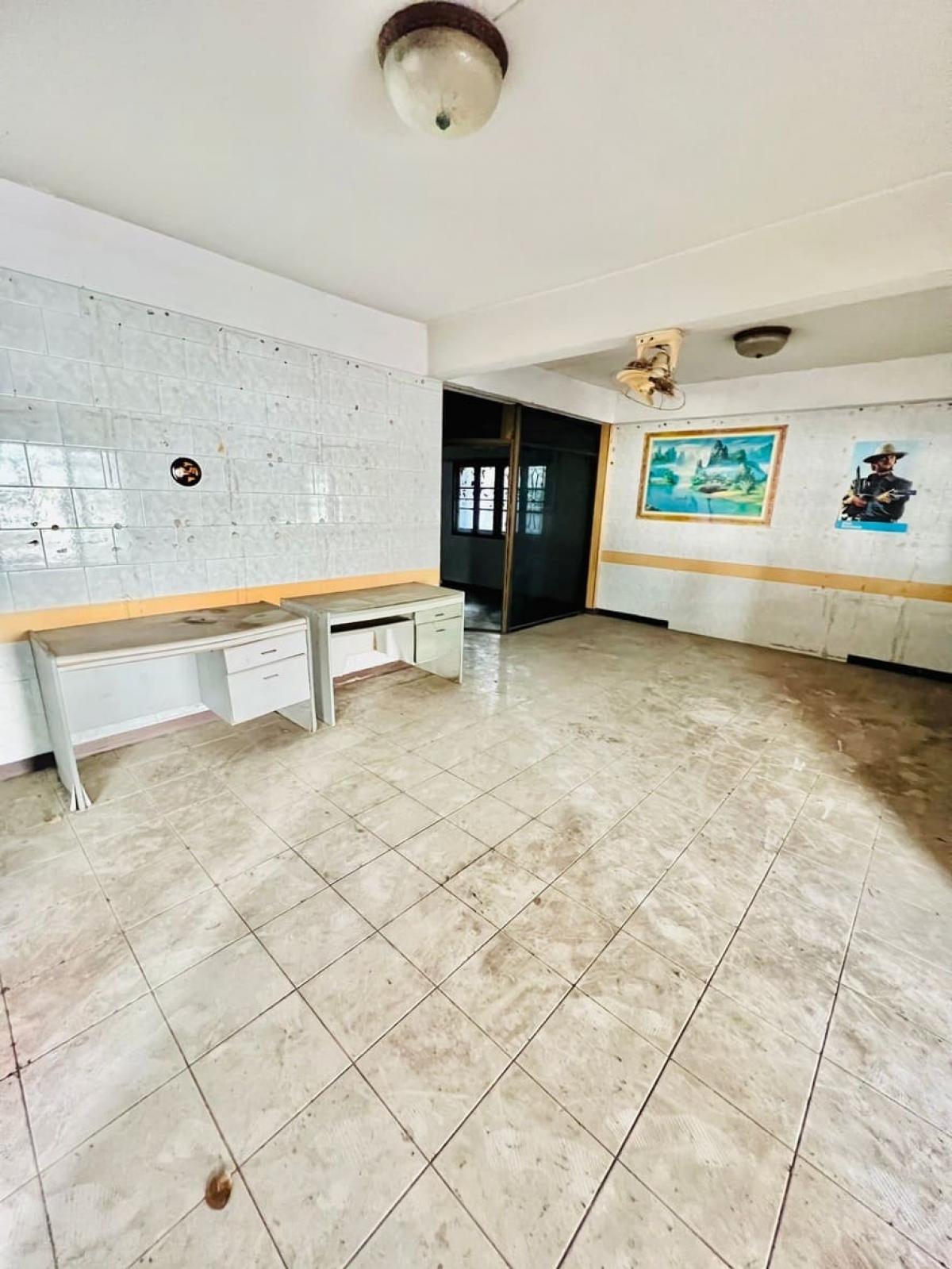 ขายทาวน์โฮมลาดพร้าว เซ็นทรัลลาดพร้าว : 28/02/2026, บ้านเดี่ยว 4 ห้องนอน สุทธิสาร-ลาดพร้าว80 พื้นที่กว้าง 100 ตร.วา พร้อมราคาพิเศษ 7.99 ล้าน!