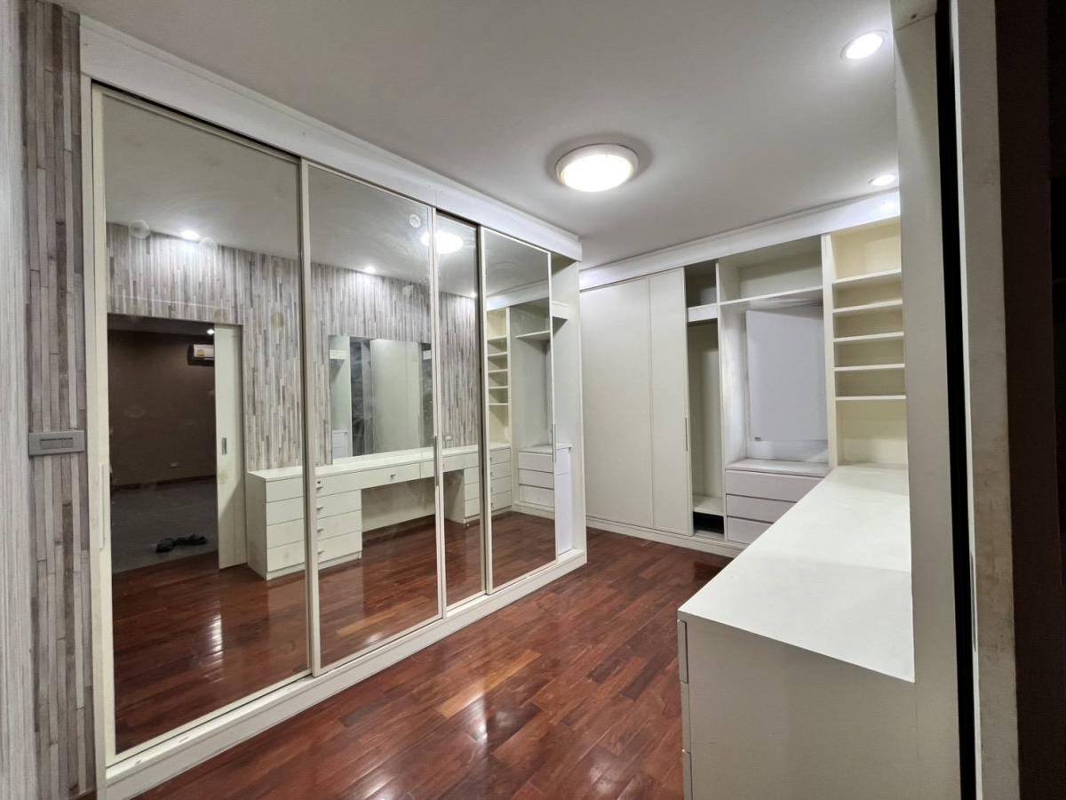 ขายสำนักงานรัชดา ห้วยขวาง : 28/02/2026, สุดยอดบ้านใหญ่ 11 ห้องนอน ใจกลางทำเลทอง รัชดา-พระราม 9 เช่าหรือซื้อได้ ราคาพิเศษ พร้อมพื้นที่กว้าง 94 ตร.ว.