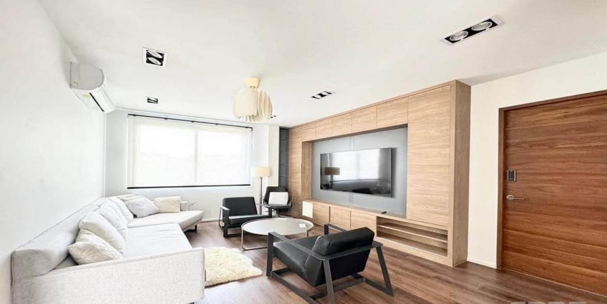 ขายบ้านวงเวียนใหญ่ เจริญนคร : 28/02/2026, บ้านหรู 6 ห้องนอน บนที่ดินกว้าง 125 ตร.ว ทำเลใจกลางเจริญนคร ราคา 36 ล้าน พร้อมพื้นที่ใช้สอย 530 ตร.ม ครบครัน ความสะดวกสบายเหนือระดับ