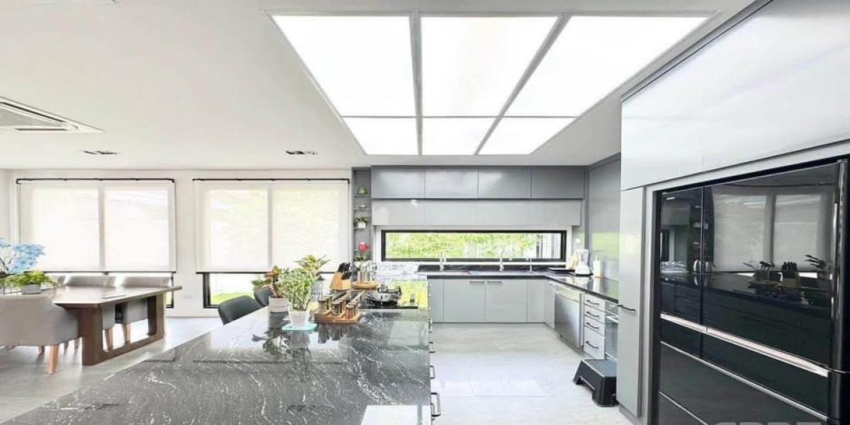 ขายบ้านวงเวียนใหญ่ เจริญนคร : 28/02/2026, บ้านหรู 6 ห้องนอน บนที่ดินกว้าง 125 ตร.ว ทำเลใจกลางเจริญนคร ราคา 36 ล้าน พร้อมพื้นที่ใช้สอย 530 ตร.ม ครบครัน ความสะดวกสบายเหนือระดับ