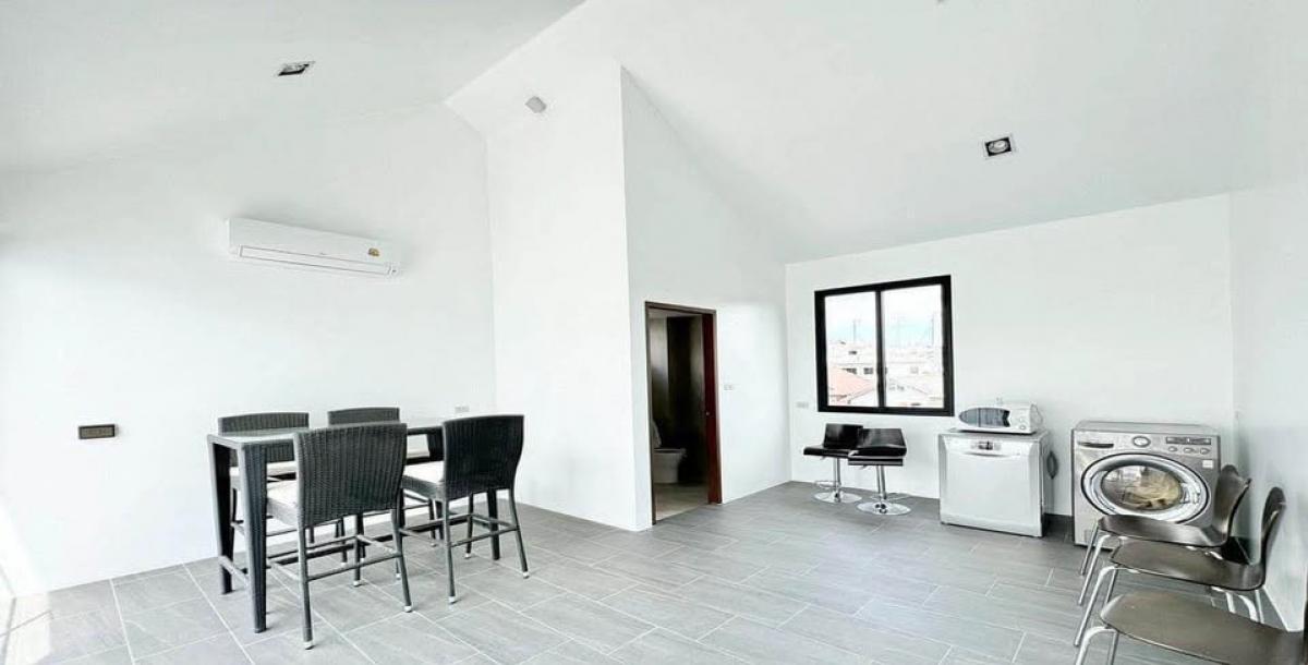 ขายบ้านวงเวียนใหญ่ เจริญนคร : 28/02/2026, บ้านหรู 6 ห้องนอน บนที่ดินกว้าง 125 ตร.ว ทำเลใจกลางเจริญนคร ราคา 36 ล้าน พร้อมพื้นที่ใช้สอย 530 ตร.ม ครบครัน ความสะดวกสบายเหนือระดับ