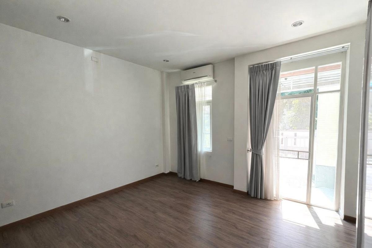 ขายบ้านอ่อนนุช อุดมสุข : 28/02/2026, บ้านเดี่ยว 4 ห้องนอน ใกล้ BTS อ่อนนุช Areeya Casa Onnut พื้นที่กว้าง สไตล์โมเดิร์น ราคาพิเศษ 15.9 ล้าน