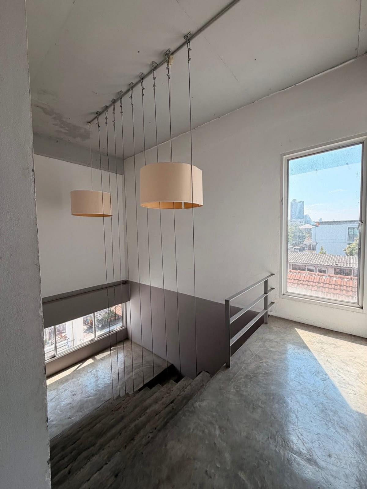 For RentOfficeRama9, Petchburi, RCA : 28/01/2026, Townhome, 4 bedrooms, land area 230 sq m, near Pattanakarn. Price 9.5 million, location in the heart of Bangna-Phra Khanong zone.