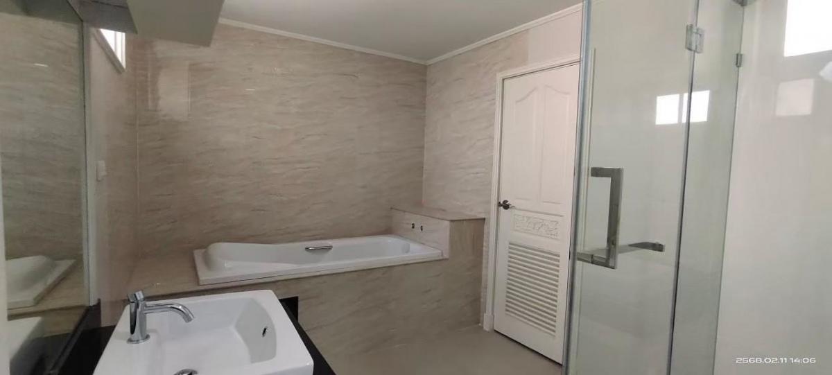 ขายบ้านพัฒนาการ ศรีนครินทร์ : 28/02/2026, บ้านหรู 4 ห้องนอน ใกล้ศรีนครินทร์ ลงตัวทุกไลฟ์สไตล์ เช่าหรือซื้อได้ ราคาโดนใจ เริ่ม 130,000 บาท/เดือน