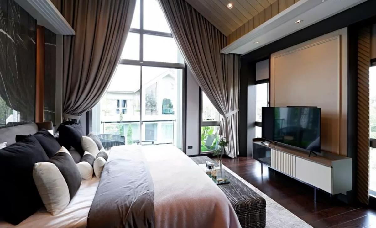 ขายบ้านปิ่นเกล้า จรัญสนิทวงศ์ : 28/02/2026, บ้านเดี่ยวหลังมุม ทำเลทอง เพชรเกษม–ปิ่นเกล้า ใกล้ The Mall บางแค บนที่ดินกว้าง 117 ตารางวา