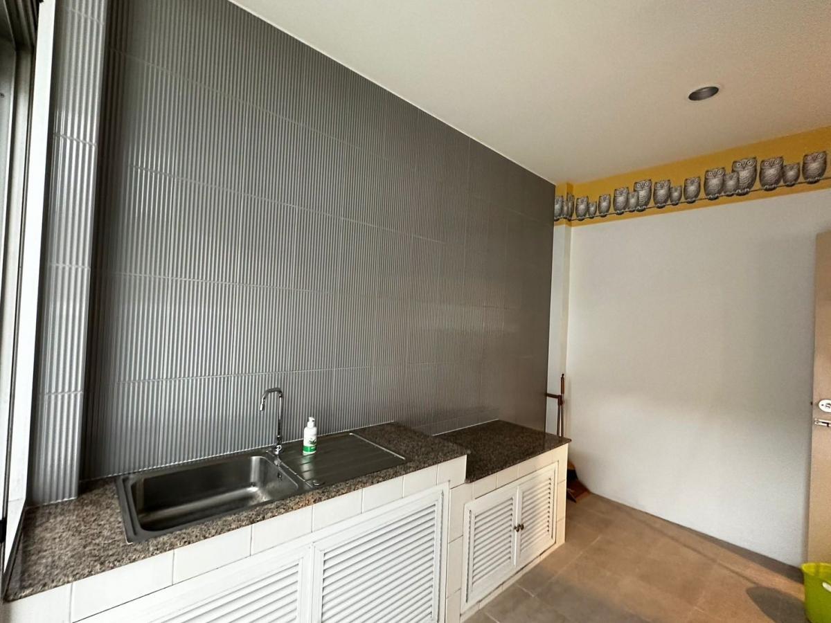 ขายบ้านพัฒนาการ ศรีนครินทร์ : 28/02/2026, สุดยอดบ้านหรู 3 ห้องนอน ใจกลาง พัฒนาการ 32 โอกาสทองครอบครองบ้านใหญ่ 300 ตรม. บนที่ดิน 80 ตร.วาฯ