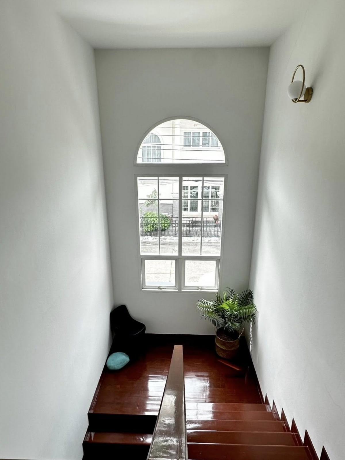 ขายบ้านพัฒนาการ ศรีนครินทร์ : 28/02/2026, สุดยอดบ้านหรู 3 ห้องนอน ใจกลาง พัฒนาการ 32 โอกาสทองครอบครองบ้านใหญ่ 300 ตรม. บนที่ดิน 80 ตร.วาฯ