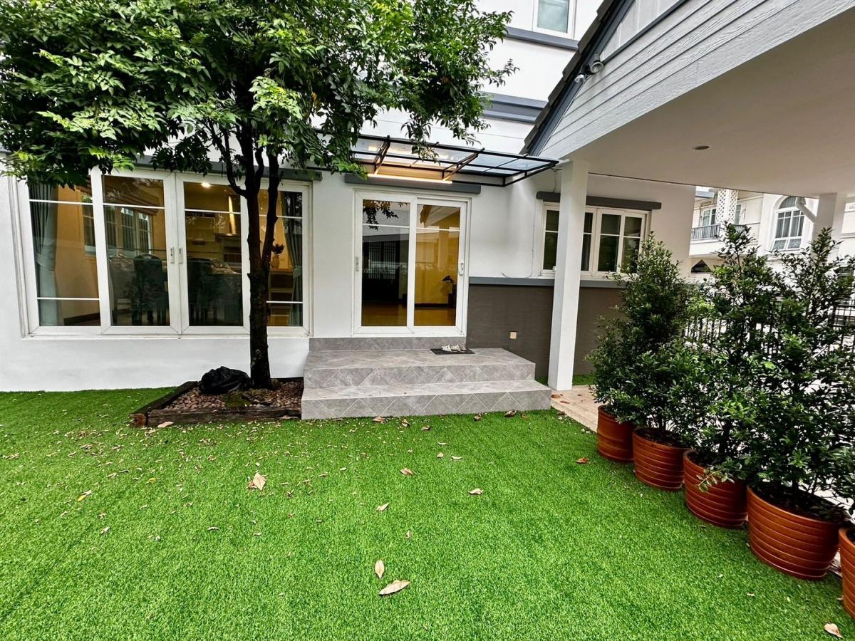 ขายบ้านพัฒนาการ ศรีนครินทร์ : 28/02/2026, สุดยอดบ้านหรู 3 ห้องนอน ใจกลาง พัฒนาการ 32 โอกาสทองครอบครองบ้านใหญ่ 300 ตรม. บนที่ดิน 80 ตร.วาฯ