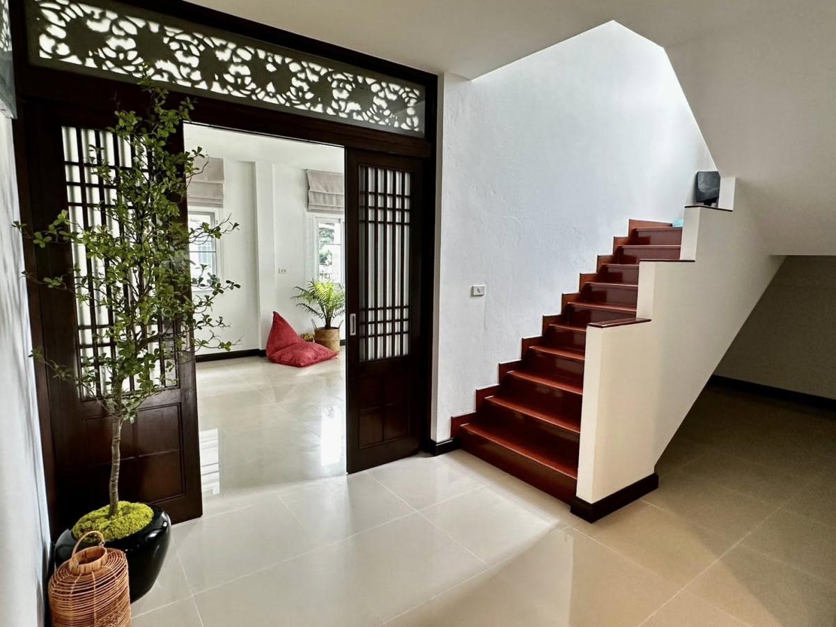 ขายบ้านพัฒนาการ ศรีนครินทร์ : 28/02/2026, สุดยอดบ้านหรู 3 ห้องนอน ใจกลาง พัฒนาการ 32 โอกาสทองครอบครองบ้านใหญ่ 300 ตรม. บนที่ดิน 80 ตร.วาฯ