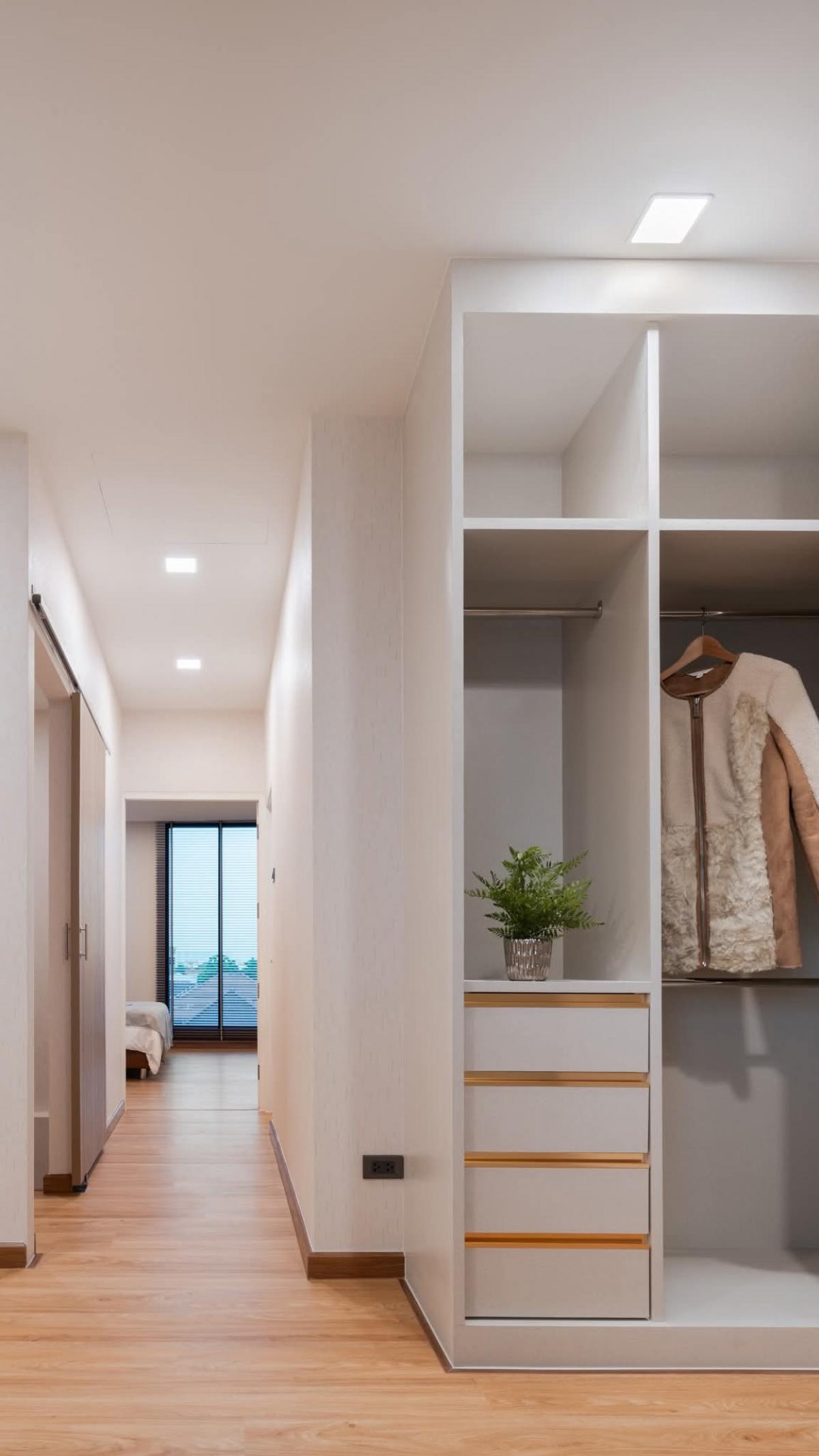 ให้เช่าสำนักงานลาดพร้าว เซ็นทรัลลาดพร้าว : 28/02/2026, Home Office Area Ladprao 3 ห้องนอนใหญ่ พื้นที่ใช้สอย 250 ตรม. ใกล้อโศก-ทองหล่อ พร้อมเช่า 60,000 บาท/เดือน