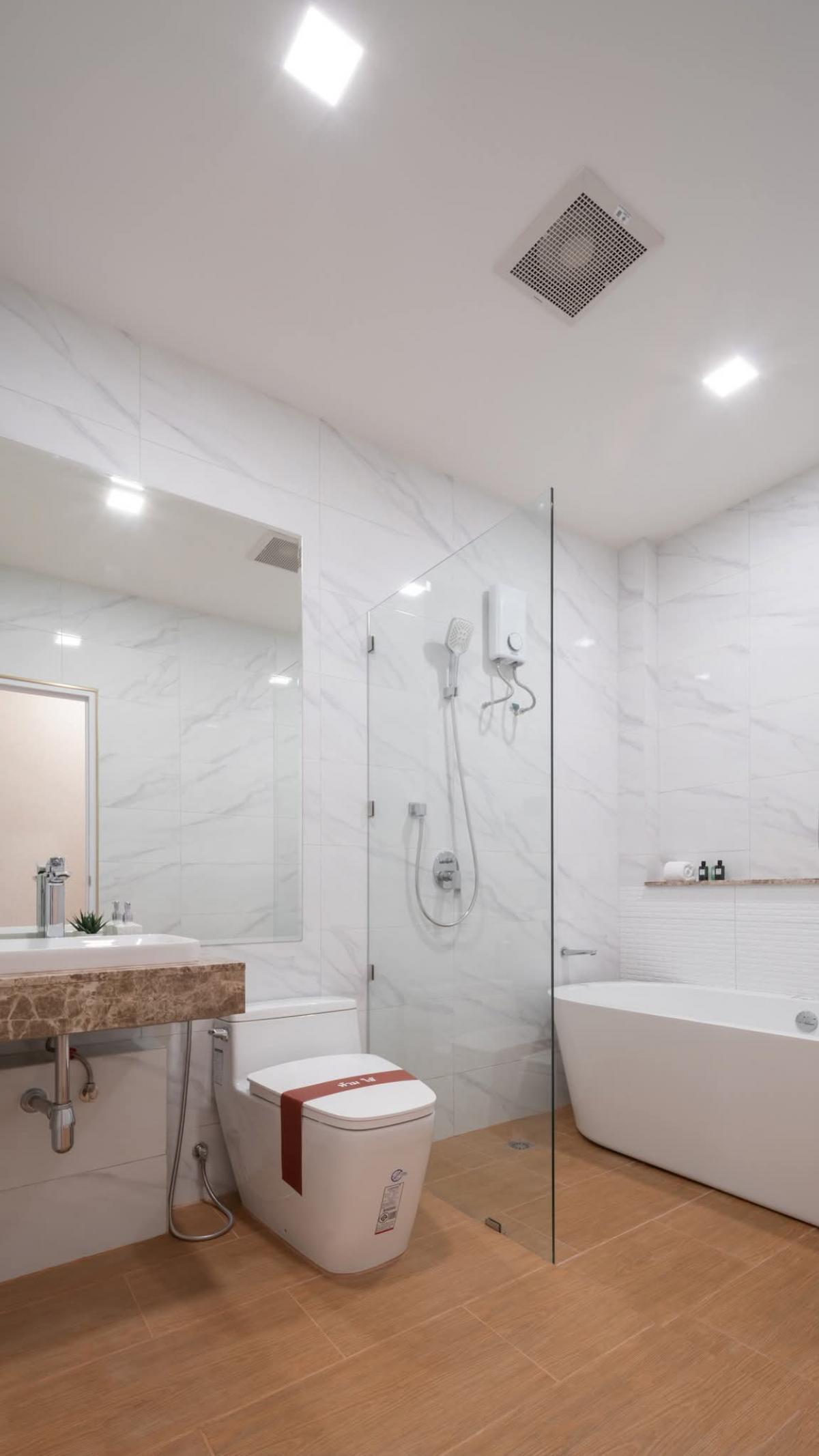 ให้เช่าสำนักงานลาดพร้าว เซ็นทรัลลาดพร้าว : 28/02/2026, Home Office Area Ladprao 3 ห้องนอนใหญ่ พื้นที่ใช้สอย 250 ตรม. ใกล้อโศก-ทองหล่อ พร้อมเช่า 60,000 บาท/เดือน